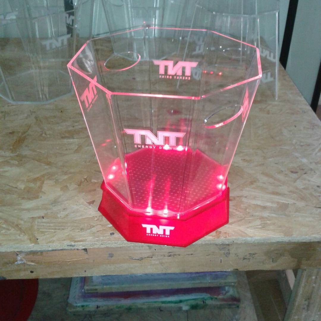 Display Acrílico TNT Energy Drink